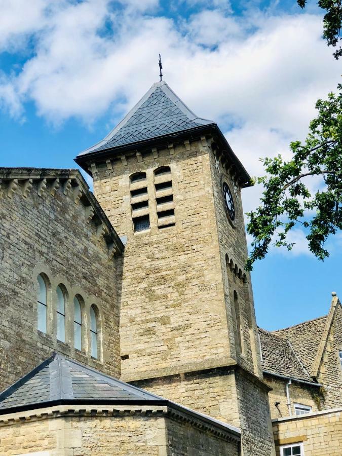 The Clock Tower Stow Apartment Bagian luar foto